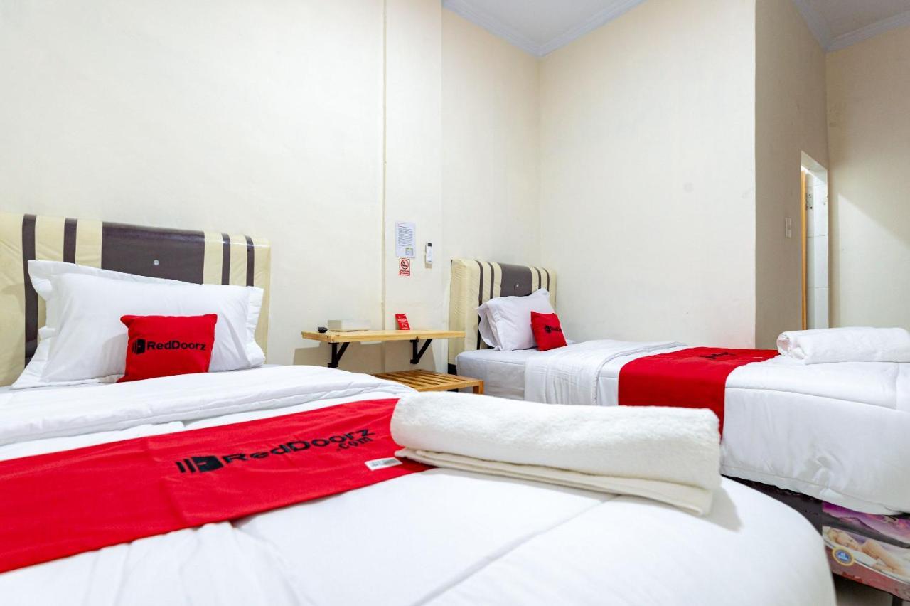 Hotel Reddoorz @ Simpang Pemda Medan Exteriér fotografie