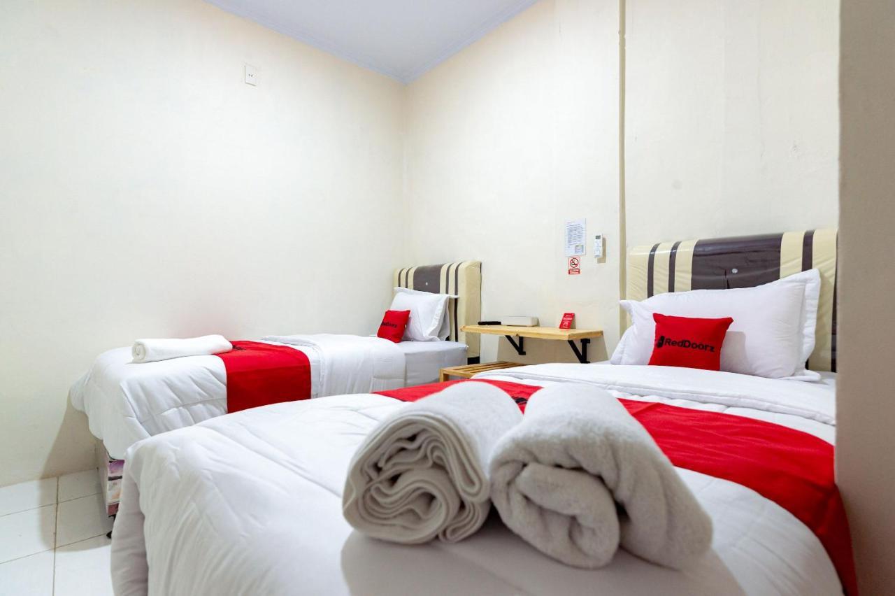 Hotel Reddoorz @ Simpang Pemda Medan Exteriér fotografie